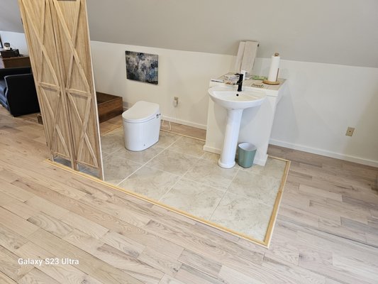 Studio Makeover: Modern Wood Flooring & Open Bathroom Concept - Experience the perfect blend of style and functionality! This studio renovation features gorgeous wood flooring throughout and an airy open bathroom design—creating a spacious, contemporary vibe you’ll love coming home to. Studio Makeover: Modern Wood Flooring & Open Bathroom Concept - Experience the perfect blend of style and functionality! This studio renovation features gorgeous wood flooring throughout and an airy open bathroom design—creating a spacious, contemporary vibe you’ll love coming home to.