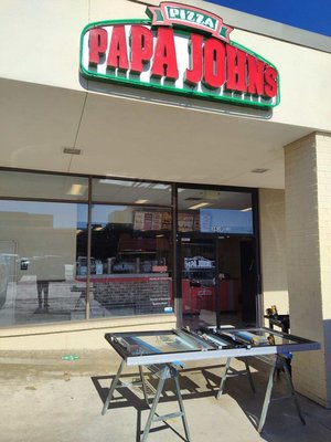 Commercial aluminum custom made door replacement for Papa Johns - Papa Johns needed their door to be replaced after one of their aluminum and glass door were broken, Best Locksmith team replaced the custom made doors, Customer was pleased with the results. Commercial aluminum custom made door replacement for Papa Johns - Papa Johns needed their door to be replaced after one of their aluminum and glass door were broken, Best Locksmith team replaced the custom made doors, Customer was pleased with the results.
