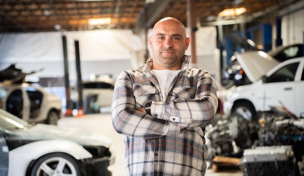 MPB Auto Repair – Your Premier Auto Repair Shop in Sacramento - MPB Auto Repair is your go-to destination in Sacramento for comprehensive auto repair and maintenance services. We service all vehicle types and specialize in diesel engines, air conditioning, suspensions, body work, and more. We also focus on high-end European and American cars, as well as classic car restoration—bringing vintage vehicles back to their former glory.

Our team uses state-of-the-art technology and proven methods to meet all of your automotive needs. At MPB Auto Repair, we are committed to excellent service and a high level of customer satisfaction. Contact us today and let us take care of your vehicle!