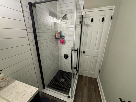 Bathroom Remodling - Need a new and improved look for your bathroom? Look no further we have 25 years of experience
 and offer services range from kitchen & bathroom renovations, interior exterior painting, and ANY type of flooring job. Give us a  call or send a text today for your next project +15712765245.