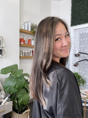 Healthy Looking Hair Color - Take a peak in to what I do daily . My clients come to recharge and disconnect from the busy world . I specialize in healthy looking hair color . It is my goal to give my clients a gorgeous color and cut that suits their lifestyle and goals.