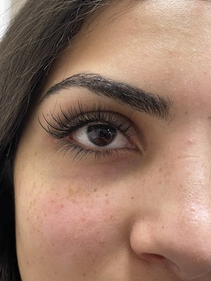 Hybrid wispy  3D
Eyelash extensions - These are very light, comfortable and soft. They are the most popular eyelash extensions in our store. They are very popular.