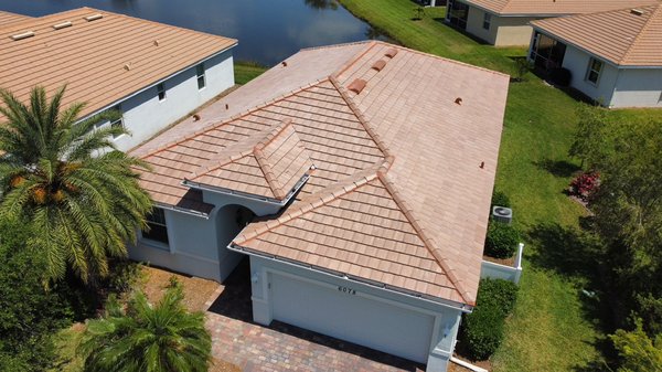 Slate Tile - Sand Dollar Roof in Doral - Slate Tile Installation, Sand Dollar color. Slate Tile - Sand Dollar Roof in Doral - Slate Tile Installation, Sand Dollar color.