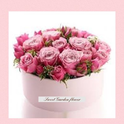 Valentine’s Bouquet - Simple Gift bouquet, box of roses and flowers in vase.
Colors and Price may vary.
Please contact us for more details. Valentine’s Bouquet - Simple Gift bouquet, box of roses and flowers in vase.
Colors and Price may vary.
Please contact us for more details.