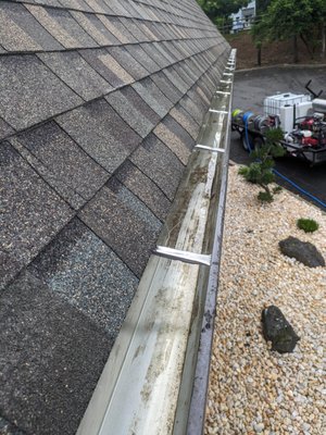 Gutter Cleaning - This gutter cleaning took place in Middlesex Nj. Gutters had so much dirt and grass that has been accumulated for over 5 years. Gutter Cleaning - This gutter cleaning took place in Middlesex Nj. Gutters had so much dirt and grass that has been accumulated for over 5 years.