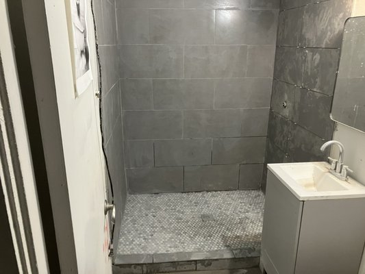 Paint and shower - New home and bathroom it was a very happy customer And I would love to bring your new house to live Paint and shower - New home and bathroom it was a very happy customer And I would love to bring your new house to live