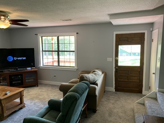 Interior Residential Color Change & Repaint - This residential color change & repaint was done in Northport, AL. The homeowner contacted us for a color change to brighten up her home with a fresh color and to apply a fresh coat of white semi-gloss finish to her baseboards, doors & door frames!
One of her concerns were that she recently replaced the carpet in her home and was looking for the right company to be able to provide attention to a crucial area. We met her standards and delivered the job with no issues, at Zero Spots we pride ourselves in treating your home like our own!
We also provided her with a free color consultation 🎨 Interior Residential Color Change & Repaint - This residential color change & repaint was done in Northport, AL. The homeowner contacted us for a color change to brighten up her home with a fresh color and to apply a fresh coat of white semi-gloss finish to her baseboards, doors & door frames!
One of her concerns were that she recently replaced the carpet in her home and was looking for the right company to be able to provide attention to a crucial area. We met her standards and delivered the job with no issues, at Zero Spots we pride ourselves in treating your home like our own!
We also provided her with a free color consultation 🎨