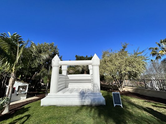 13X13 Bounce House - 13x13 Bounce House. Perfect for all ages with a great price of $280! 13X13 Bounce House - 13x13 Bounce House. Perfect for all ages with a great price of $280!