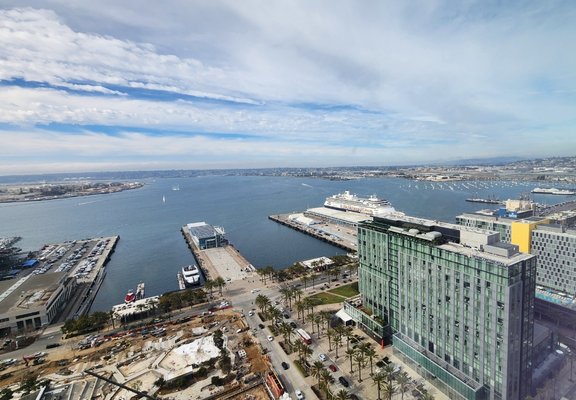 Downtown San Diego - This downtown San Diego condominium was a sure sight to see with such a captivating view overlooking the city into the water. This job requi Downtown San Diego - This downtown San Diego condominium was a sure sight to see with such a captivating view overlooking the city into the water. This job requi
