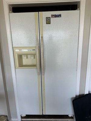 Refrigerator Fan Evaporator Replacement - Refrigerator making loud noises even after cleaning? The freezer fan motor may be worn out. We diagnose and repair buzzing, grinding, rattling, and cooling issues caused by faulty evaporator fans. Fast, reliable service to keep your fridge running quietly and efficiently again.