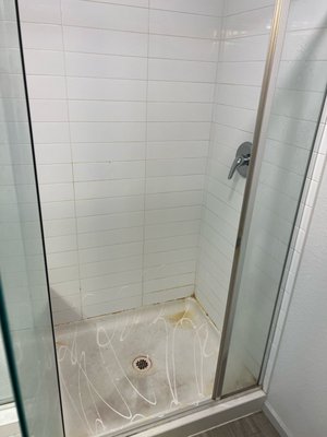 A Transformation You Can See! - Nothing shows the power of professional cleaning better than before and after photos! At EZ CLEAN CLEANERS, we take pride in delivering spotless results.