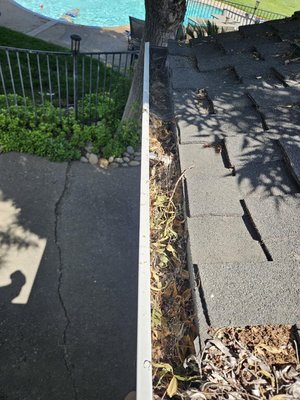 Gutter cleaning - K & T Lights does gutter cleaning as well. Here are a few pictures of some of our jobs.