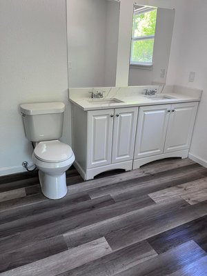 Waukesha bathroom cleaning. - This is a routine bathroom cleaning at a new home in Waukesha county.