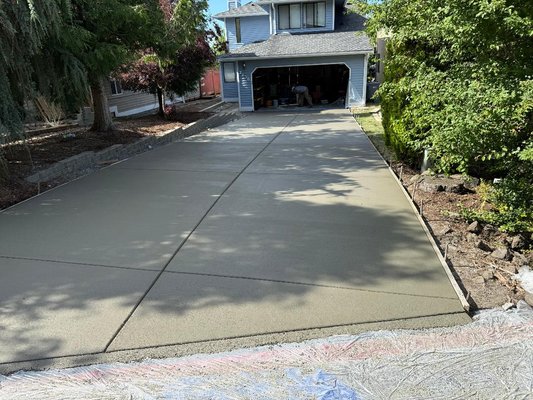 Driveway reconstruction - In 2 days we complete tore out and replaced this driveway in Renton. Driveway reconstruction - In 2 days we complete tore out and replaced this driveway in Renton.