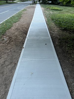 Concrete - This house have a new sidewalks ready to avoid problems with people walking in front the house
Now look like so much better than before, Concrete - This house have a new sidewalks ready to avoid problems with people walking in front the house
Now look like so much better than before,