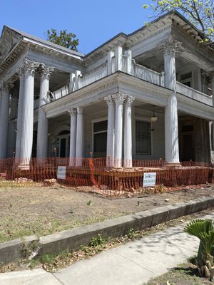 Historic home pier and beam repair - Extensive foundation repair for home in historic district in San Antonio Historic home pier and beam repair - Extensive foundation repair for home in historic district in San Antonio