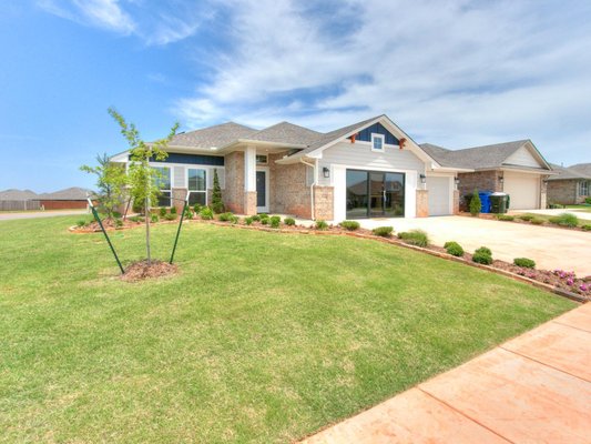 Bellatona - One of Home Creations’ three Norman communities, Bellatona brings the beauty of country living to within minutes of the city’s convenience and charm. At Bellatona, you can have the best of all worlds under the bright blue Oklahoma sky. There are walking paths and sidewalks to enjoy. There will also be a future 6-acre city park that will offer even more outdoor opportunities just down the street. There are also quiet streets for jogging, biking, or strolling.Bellatona features floor plans from our gorgeous Wellington Collection. These 3- and 4-bedroom homes come in a variety of designs with features like 10’ elevated ceilings, open concepts, bonus rooms, and covered back patios. Homeowners will enjoy enhanced features that add elegant value without adding expense, like wood-look ceramic tiles, ventless gas log fireplaces, and huge garden tubs in the master bath. Bellatona homes also boast extras that boost energy efficiency, like radiant barrier roof decking, 97% efficient tankless water heaters, and low-e Thermopane windows, all of which help make Bellatona homes 55% more energy efficient than typical new homes.