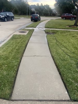 Concrete cleaning high grade eco-safe chemical - We specialize in all exterior surface cleaning. We clean vynil siding, stucco buildings, commercial buildings. Concrete cleaning high grade eco-safe chemical - We specialize in all exterior surface cleaning. We clean vynil siding, stucco buildings, commercial buildings.
