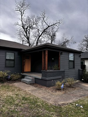 6 inch Black K-Style - Check out this sleek 6” gutter install we did today in Dallas near White Rock Lake! We take pride in our work making sure the customer is always satisfied! Call us if you want your gutters done the right way. 6 inch Black K-Style - Check out this sleek 6” gutter install we did today in Dallas near White Rock Lake! We take pride in our work making sure the customer is always satisfied! Call us if you want your gutters done the right way.