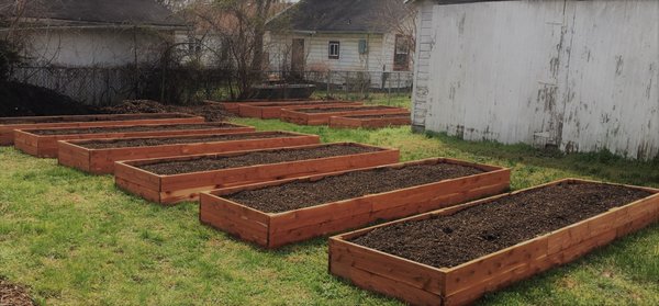 Cedar Garden Bed Installation - With several sizes and styles to choose from, we've seen almost everything! Here are a few of our favorites! Cedar Garden Bed Installation - With several sizes and styles to choose from, we've seen almost everything! Here are a few of our favorites!