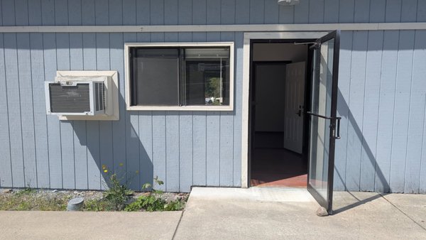 Warehouse/ Office Space for Rent - 💼 Work Smarter with the Perfect Office + Storage Combo!
📍 820 State Route 161 N, Eatonville, WA 98328
Looking for a space that keeps up with your business? Whether you're a contractor, entrepreneur, or remote professional, this versatile office + warehouse-style unit offers the perfect blend of function and flexibility.
✅ Features You’ll Love:
🔹 Private Office – Clean, comfortable, and client-ready workspace
🔹 Warehouse-Style Storage – Drive-up access, ideal for tools, inventory, or gear
🔹 Tandem Parking – Fits two vehicles for easy loading/unloading
🔹 Gated Access & On-Site Management – Your space, secure and professionally maintained
🔹 Daily Access: 8 AM – 8 PM – 365 days a year
🔹 Prime Location – Just off WA-161, minutes from Eatonville
💲 Only $900/month
📦 Ready for Immediate Move-In!
Need just the office? Just the storage? Or both? We’re flexible—just like the space.
📞 Call or Text now to schedule your tour.
🚀 Spaces like this go fast—don't miss out! Warehouse/ Office Space for Rent - 💼 Work Smarter with the Perfect Office + Storage Combo!
📍 820 State Route 161 N, Eatonville, WA 98328
Looking for a space that keeps up with your business? Whether you're a contractor, entrepreneur, or remote professional, this versatile office + warehouse-style unit offers the perfect blend of function and flexibility.
✅ Features You’ll Love:
🔹 Private Office – Clean, comfortable, and client-ready workspace
🔹 Warehouse-Style Storage – Drive-up access, ideal for tools, inventory, or gear
🔹 Tandem Parking – Fits two vehicles for easy loading/unloading
🔹 Gated Access & On-Site Management – Your space, secure and professionally maintained
🔹 Daily Access: 8 AM – 8 PM – 365 days a year
🔹 Prime Location – Just off WA-161, minutes from Eatonville
💲 Only $900/month
📦 Ready for Immediate Move-In!
Need just the office? Just the storage? Or both? We’re flexible—just like the space.
📞 Call or Text now to schedule your tour.
🚀 Spaces like this go fast—don't miss out!