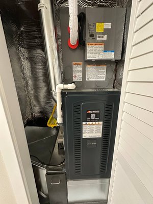 Heat Pump & Furnace Installation in Woodinville - Installed a new American Standard furnace and 18 SEER2 heat pump system in a Woodinville home.

The old system was outdated and not providing reliable heating and cooling. We removed the existing equipment and installed a new high-efficiency setup.

The new system provides better comfort, improved efficiency, and reliable performance year-round.

Clean installation and proper setup to ensure everything runs correctly.