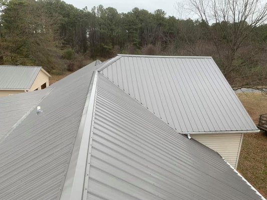 Roofs metal and shingles - Just some of the projects that we’ve done some roofs on as we’ve done several hundred roofs over the years. We are also professional certified through Best buy metals on all our metal roofs. Roofs metal and shingles - Just some of the projects that we’ve done some roofs on as we’ve done several hundred roofs over the years. We are also professional certified through Best buy metals on all our metal roofs.