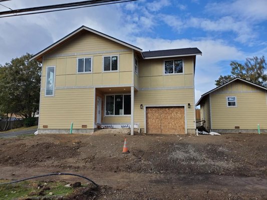Siding - YS General Contractor offers a wide range of siding options. We understand that every home is unique and that different styles of siding may be more suitable for certain homes. That's why we offer a variety of choices, including vinyl, wood, fiber cement, and more. We will work closely with you to determine the best siding option for your home based on your preferences and budget. Siding - YS General Contractor offers a wide range of siding options. We understand that every home is unique and that different styles of siding may be more suitable for certain homes. That's why we offer a variety of choices, including vinyl, wood, fiber cement, and more. We will work closely with you to determine the best siding option for your home based on your preferences and budget.
