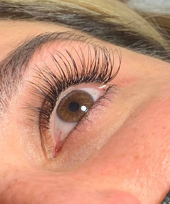 Cashmere Lashes - Cashmere lashes are synthetic eyelash extensions that feature an unusual shape for their base. Unlike regular eyelash extensions with a round base, cashmere lashes come with a flat base. Hence, they are also known as flat or ellipse lash extensions. Cashmere lash extensions are ideal for individuals searching for a fuller look, and like other lash extension options, these look impeccable when properly applied. Cashmere Lashes - Cashmere lashes are synthetic eyelash extensions that feature an unusual shape for their base. Unlike regular eyelash extensions with a round base, cashmere lashes come with a flat base. Hence, they are also known as flat or ellipse lash extensions. Cashmere lash extensions are ideal for individuals searching for a fuller look, and like other lash extension options, these look impeccable when properly applied.