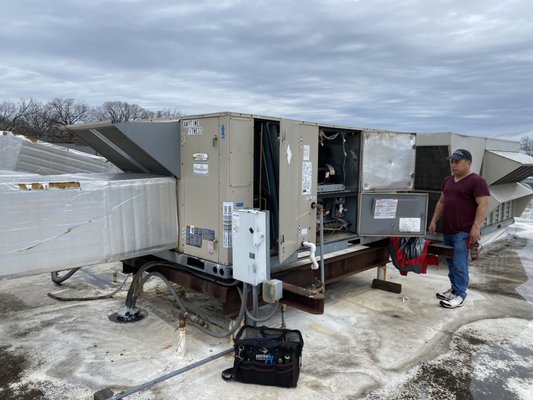 Anytime Fitness Called emergency for no heat. - This unit was no heat call ,found bad gas valve & inducer was over heat as well.Recommend order parts come back repair . Anytime Fitness Called emergency for no heat. - This unit was no heat call ,found bad gas valve & inducer was over heat as well.Recommend order parts come back repair .