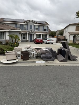 Sunday Funday May 3, 2026 - Sunday fun day. Customers getting ready to move and these are items that she didn’t want some furniture tables couches. I got there within 10 minutes and I was done in an hour. Sunday Funday May 3, 2026 - Sunday fun day. Customers getting ready to move and these are items that she didn’t want some furniture tables couches. I got there within 10 minutes and I was done in an hour.