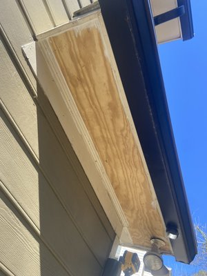 Soffit repair - Replace rotted soffit in Marietta Soffit repair - Replace rotted soffit in Marietta