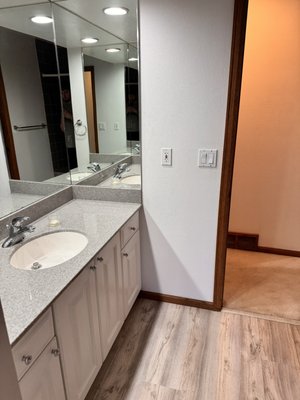 Bathrooms That Shine - A clean bathroom is more than just a necessity—it’s a luxury. Our bathroom cleaning service leaves every surface gleaming, from scrubbing tiles and shining mirrors to disinfecting sinks, tubs, and toilets. We focus on every detail, ensuring your bathroom feels fresh, hygienic, and ready for you to enjoy. Experience the comfort of a spotless space where relaxation and cleanliness meet. Bathrooms That Shine - A clean bathroom is more than just a necessity—it’s a luxury. Our bathroom cleaning service leaves every surface gleaming, from scrubbing tiles and shining mirrors to disinfecting sinks, tubs, and toilets. We focus on every detail, ensuring your bathroom feels fresh, hygienic, and ready for you to enjoy. Experience the comfort of a spotless space where relaxation and cleanliness meet.