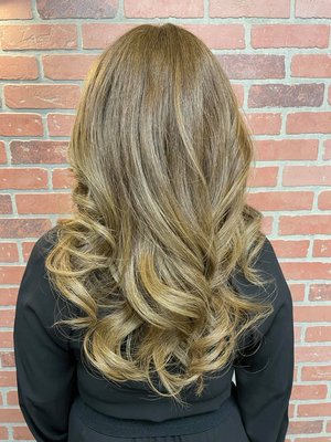 From Fundamental to Advanced Hair Techniques - Lowlights are darker pieces used to contrast over-highlighted sections of hair, create new shapes by color blocking, and create multi-tone colors. These are done using foils or Balayage. If you’re looking to change your hair color, and want to do so subtly, and without a full hair transformation, lowlights are your best option.