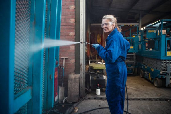 Commercial Pressure Washing - Commercial Pressure Washing Commercial Pressure Washing - Commercial Pressure Washing