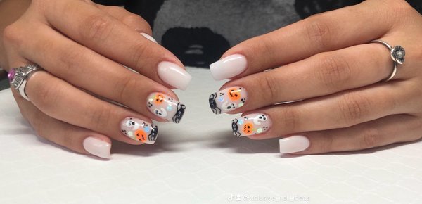 Servicios de Uñas - En Lskin Solution creamos manicures exclusivos, totalmente personalizados y pintados a mano.
Trabajamos con productos orgánicos que cuidan la salud de tus uñas, mientras resaltan tu estilo.
Cada diseño es una pieza única, creada especialmente para ti.
