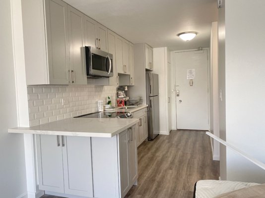 kichen remodel - This remodel was done on an old kitchen that was in bad condition, the rest of the house had been updated.We domo it and put in new cabinets and appliances to match the overall tone of the house.