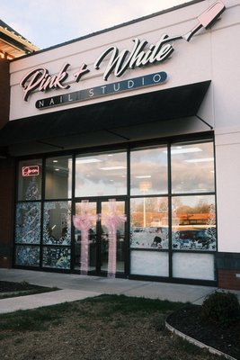 A Pink & White Christmas - We just love having the salon decorated for the holidays!