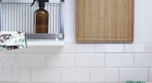 Deep Cleaning - Picture of Kitchen with backsplash. Deep Cleaning - Picture of Kitchen with backsplash.