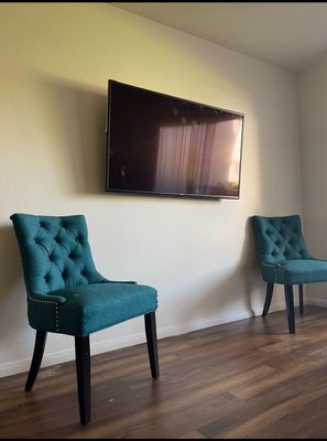 Flatscreen Installation - Flatscreen Install. Concealed cords. Happy customers. Flatscreen Installation - Flatscreen Install. Concealed cords. Happy customers.