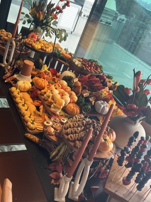 Diamondbitess - We have some fingers food and appetizers and dessert and cake so Mediterranean food please you give us information you can see our instagram