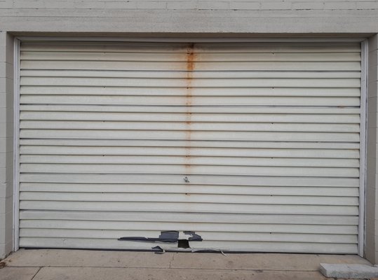 Garage Door/Opening Modification - This customers Garage Door had seen better days so they decided to not only replace the Garage Door & Opener...but to have AAA Garage Door Solutions modify the opening & door size to better fit their needs.
The results speak for themselves.
Another AAA Garage Door Solutions customer for Life!
Thank You! ~AAA Garage Door Solutions~
