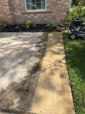 Driveway Pressure Wash - We recently had the pleasure of working with a client who wanted her driveway pressure washed. She was thrilled with the results and was so pleased with our service that she recommended us to her neighbors.
On the very same day, we were able to extend our services to her neighbors' homes as well. They were equally delighted with the transformation and walked away just as happy. It’s always rewarding to see our clients satisfied and to have their positive feedback spread to their community! Driveway Pressure Wash - We recently had the pleasure of working with a client who wanted her driveway pressure washed. She was thrilled with the results and was so pleased with our service that she recommended us to her neighbors.
On the very same day, we were able to extend our services to her neighbors' homes as well. They were equally delighted with the transformation and walked away just as happy. It’s always rewarding to see our clients satisfied and to have their positive feedback spread to their community!