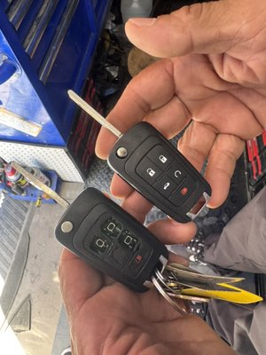 Chevy flip key repair - Está llave fue traída sin funcionar los botones. Aquí la muestra de cómo le entregamos su copia a nuestro cliente. Chevy flip key repair - Está llave fue traída sin funcionar los botones. Aquí la muestra de cómo le entregamos su copia a nuestro cliente.