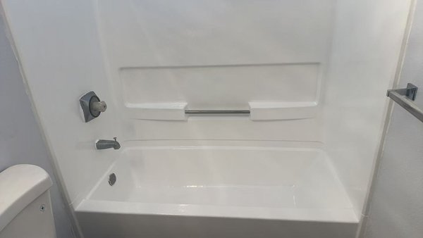 Bath Tub and Wall Reglaze - This project is to reglaze a bathtub and the surrounding wall. The bathtub and walls were previously reglazed, but it started to peel and in a very bad condition. Bath Tub and Wall Reglaze - This project is to reglaze a bathtub and the surrounding wall. The bathtub and walls were previously reglazed, but it started to peel and in a very bad condition.