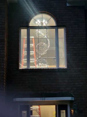 Chandelier - Chandelier installation Chandelier - Chandelier installation