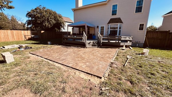 Patio, pérgola installation and brick wall repair - We love to build wonderful things and also repair what is broken Patio, pérgola installation and brick wall repair - We love to build wonderful things and also repair what is broken