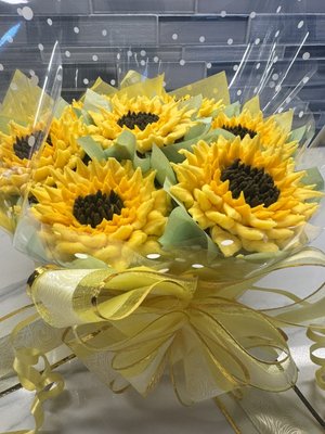 Cupcake Bouquets - Cupcake bouquets are great for any occasion! We offer different sizes, including 7 cupcake bouquets, 12 cupcake bouquets, 19 cupcake bouquets, 24 cupcake bouquets, and 30 cupcake bouquets. These make for great gifts, dessert tables, and so much more! Cupcake Bouquets - Cupcake bouquets are great for any occasion! We offer different sizes, including 7 cupcake bouquets, 12 cupcake bouquets, 19 cupcake bouquets, 24 cupcake bouquets, and 30 cupcake bouquets. These make for great gifts, dessert tables, and so much more!