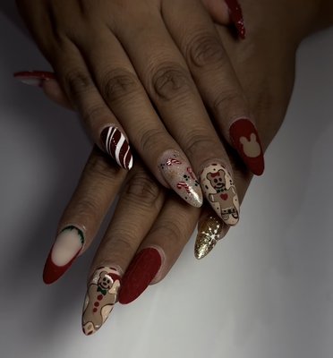 Christmas 🎄 2025 - Christmas is nearly here! 🎄✨ That means plenty of chances to try all the festive nail art you love. Let us make your holiday nails sparkle.