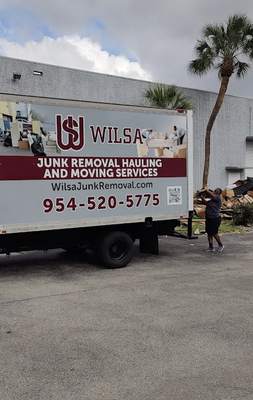 Movers - What Our Move In / Move Out Service Includes
Packing and Preparation:
Our team can provide full packing services, carefully organizing your boxes, furniture, and household items to prevent damage and make the moving process smoother.
Loading and Transport:
We handle all lifting, loading, and logistics, with clean, well-maintained moving trucks and equipment suited for any size move.
Unloading and Placement:
Upon arrival, our crew will unload your items and place them according to your directions, making settling into your new space as easy as possible.
Optional Services:
Need extra help? We can assist with assembling/disassembling furniture and offer add-ons like junk hauling and debris removal for a truly hassle-free move. Movers - What Our Move In / Move Out Service Includes
Packing and Preparation:
Our team can provide full packing services, carefully organizing your boxes, furniture, and household items to prevent damage and make the moving process smoother.
Loading and Transport:
We handle all lifting, loading, and logistics, with clean, well-maintained moving trucks and equipment suited for any size move.
Unloading and Placement:
Upon arrival, our crew will unload your items and place them according to your directions, making settling into your new space as easy as possible.
Optional Services:
Need extra help? We can assist with assembling/disassembling furniture and offer add-ons like junk hauling and debris removal for a truly hassle-free move.